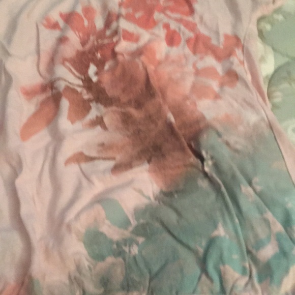 Pink floral print top! - Picture 3 of 3